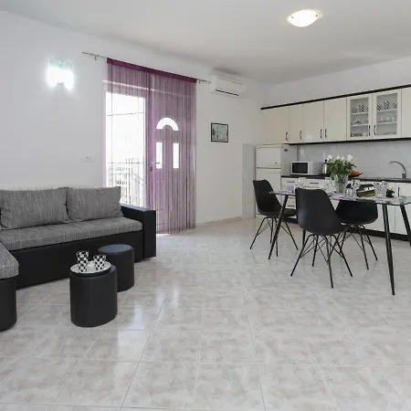 Enchanting In Ka Tel Gomilica Near