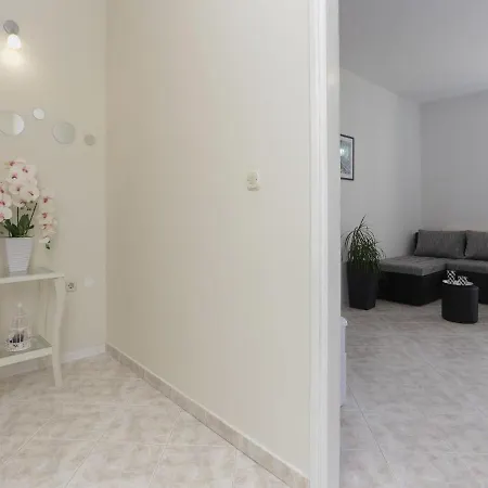 Enchanting In Ka Tel Gomilica Near Appartement *