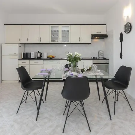 Apartament In Ka Tel Gomilica Near The Sea Kaštela